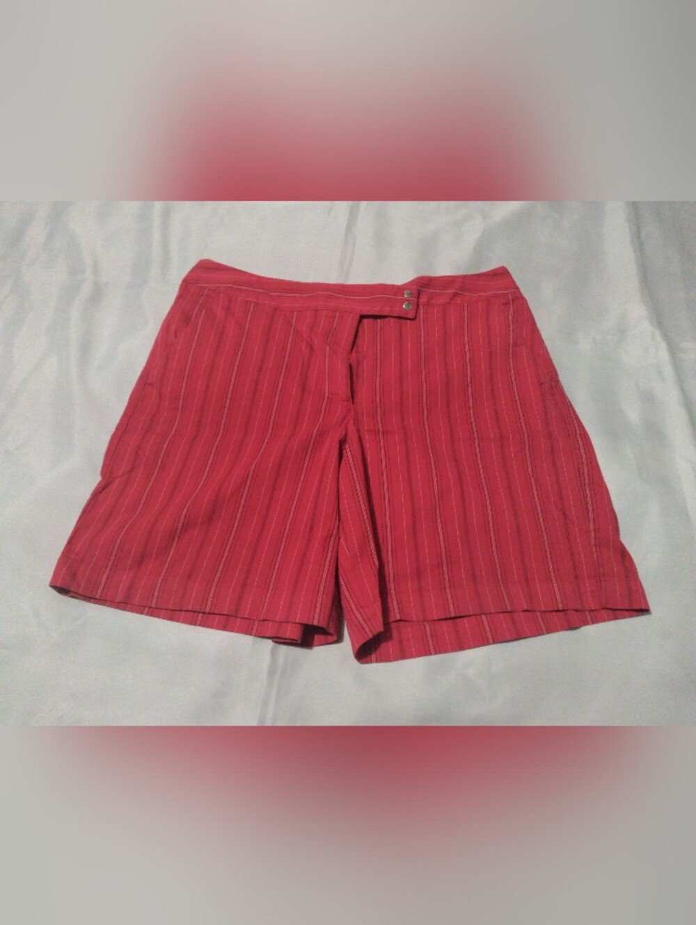 ♥️3/$15 Liz Claiborne Red Pinstripe Bermuda Shorts